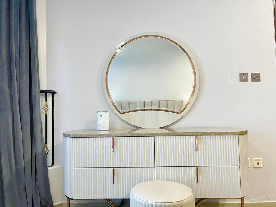Cozy Upgraded Residential Flat With Sea, Mangrove, Pool View - 1203 Not Hotel Αμπού Ντάμπι Εξωτερικό φωτογραφία