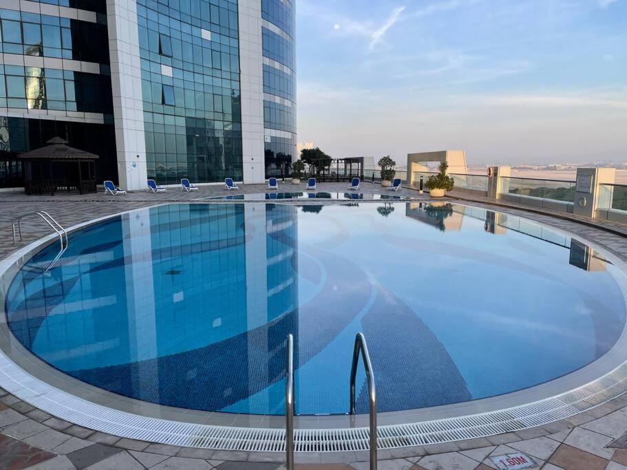 Cozy Upgraded Residential Flat With Sea, Mangrove, Pool View - 1203 Not Hotel Αμπού Ντάμπι Εξωτερικό φωτογραφία