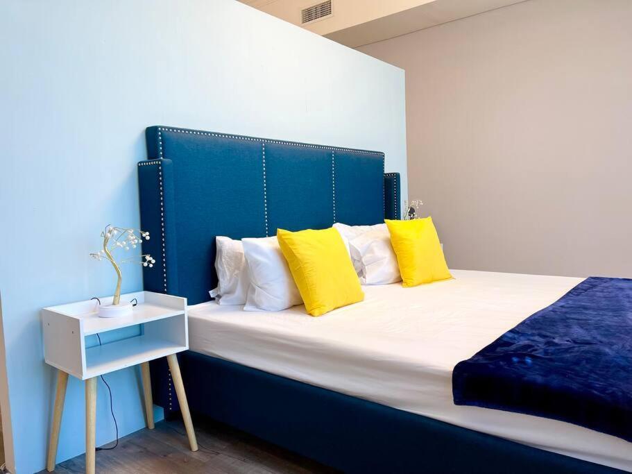 Cozy Upgraded Residential Flat With Sea, Mangrove, Pool View - 1203 Not Hotel Αμπού Ντάμπι Εξωτερικό φωτογραφία